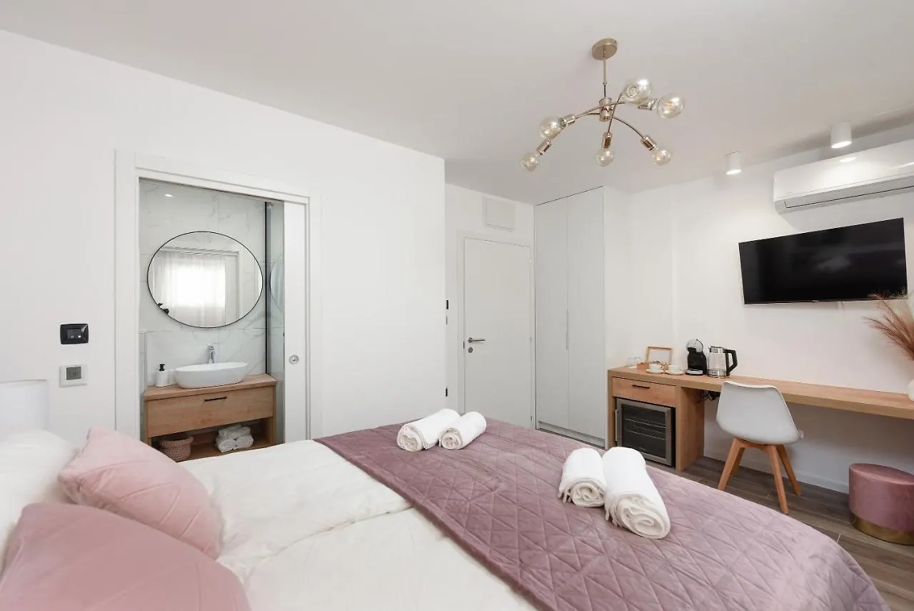 Aura Exclusive Apartment & Room Zadar