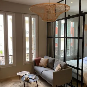 A & K Luxury Appartments Port De Garibaldi , Nice France