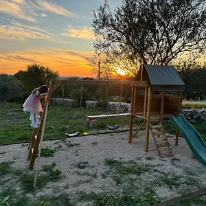 Relax And Unwind: Family-friendly House Near In Zagrad Hébergement de vacances