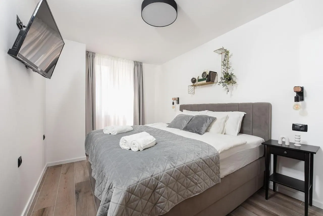 Aura Exclusive Apartment & Room Zara