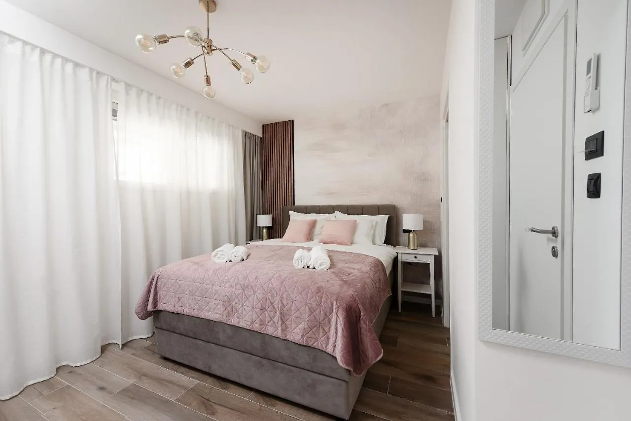Aura Exclusive Apartment & Room Zara