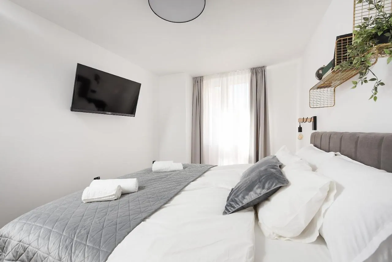 Aura Exclusive Apartment & Room Zara